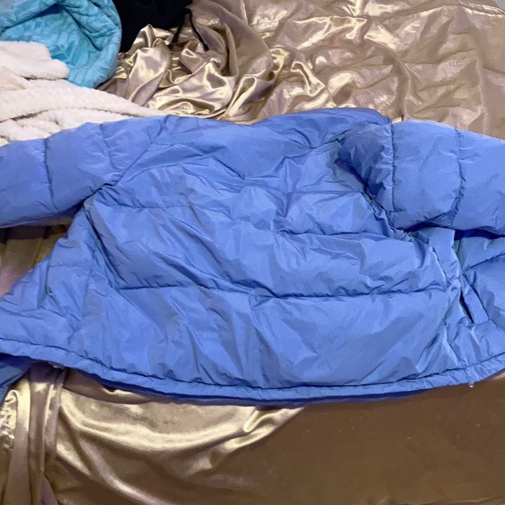 Puffer jacket 🧥 - Picture 2 of 2